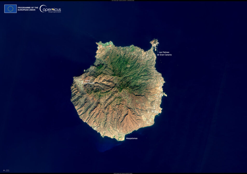 Canarias supera su récord de temperaturas en noviembre. Imagen de Sentinel-2 de Copernicus durante el segundo fin de semana de noviembre de 2024. Las Islas Canarias españolas se vieron afectadas por una ligera calima y temperaturas récord para el mes. El municipio de La Aldea de San Nicolás, en la isla de Gran Canaria, alcanzó el pasado 9 de noviembre una temperatura de 35,7 °C , superando así el récord anterior registrado en 2023. EFE/Unión Europea.