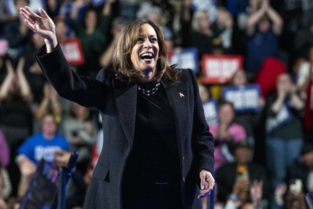 Kamala Harris apela al sueño americano en su cierre de campaña. Kamala Harris durante un mitin en el Memorial Hall del Muhlenberg College de Allentown, Pensilvania/ Europa Press/ Michael Brochstein.