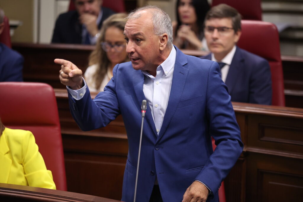 NC-BE presenta 169 enmiendas parciales a los presupuestos 2025. Imagen: Luis Campos, diputado de NC-BC en el Parlamento de Canarias. 