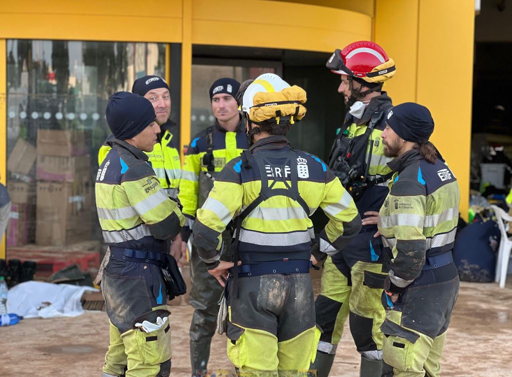 Parte del dispositivo enviado por el Gobierno de Canarias a Valencia para ayudar en las tareas de reconstrucción debido a la dana