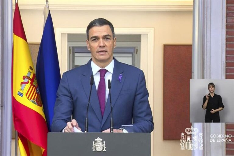 Sánchez elogia a Aagesen y defiende a Ribera frente a “infundios y maniobras”