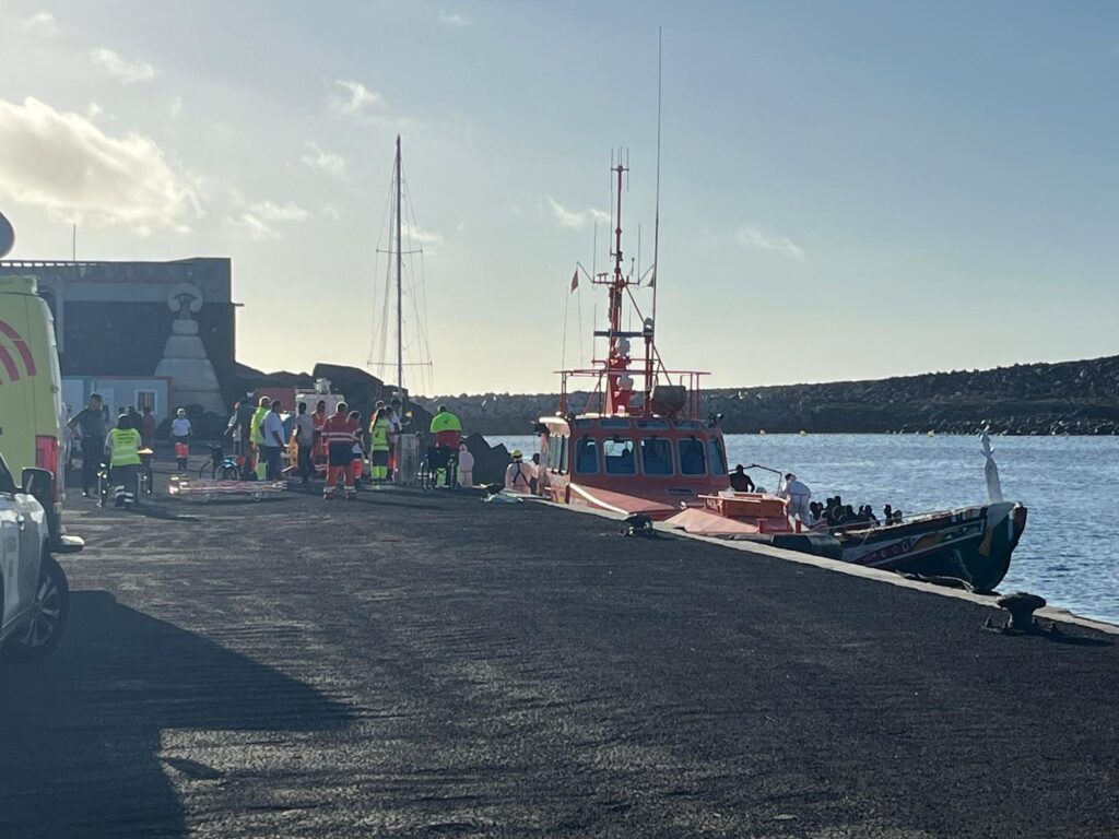 Llegada de una patera a El Hierro Foto de María Asencio