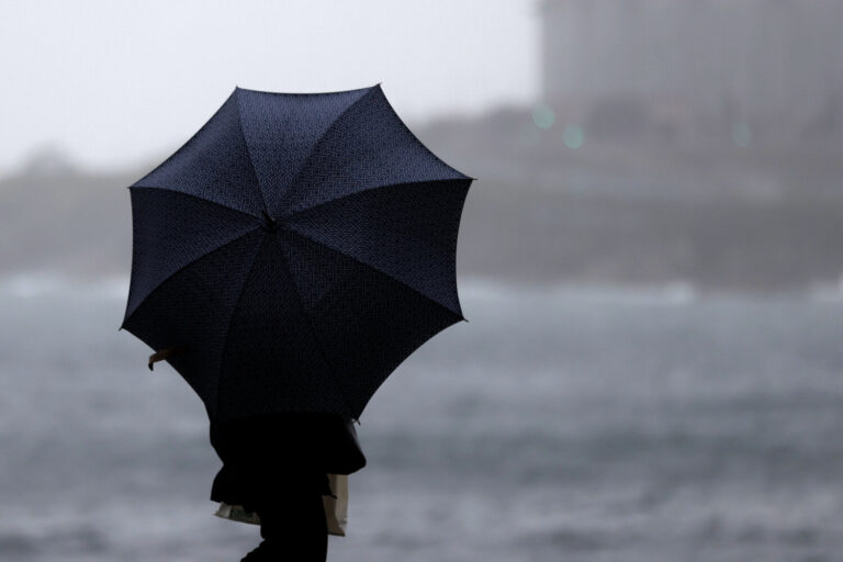Lluvias intensas y algo de nieve en las cumbres de Canarias