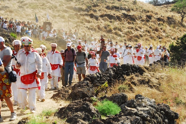 Expectación en El Hierro por los preparativos de la Bajada de la Virgen de los Reyes 2025 / Archivo 