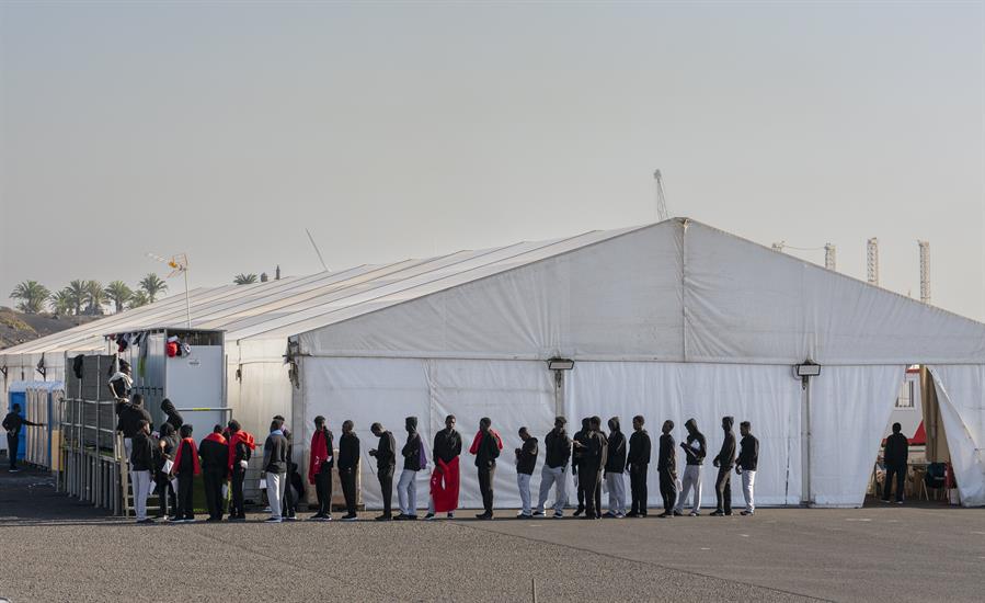 La llegada de personas en embarcaciones precarias a las costas del archipiélago  supera las 40.000 personas