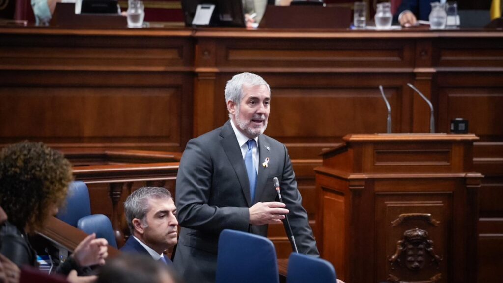 Clavijo en pleno Parlamento