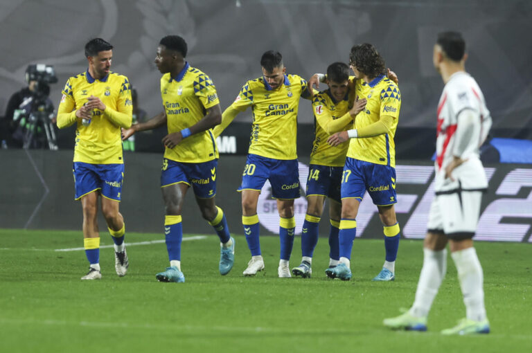 1 – 3 | La UD Las Palmas gana ante el Rayo Vallecano y sale del descenso