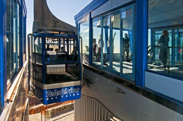 Evacúan a 77 personas atrapadas en la estación superior del Teleférico del Teide