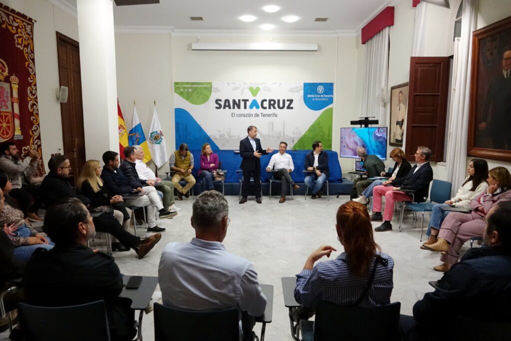 Se presenta la red de movilidad de Santa Cruz. Reunión del la Red de Movilidad de Santa Cruz de Tenerife/ Ayuntamiento de Santa Cruz de Tenerife