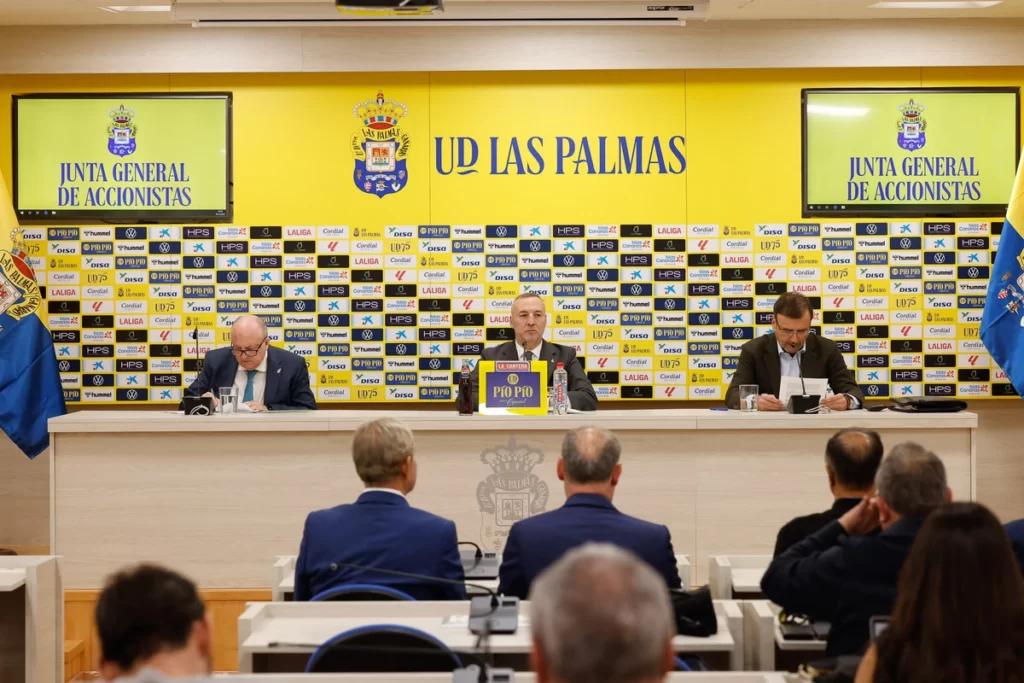 Momento de la reunión de la Junta General de accionistas de la UD Las Palmas de este miércoles