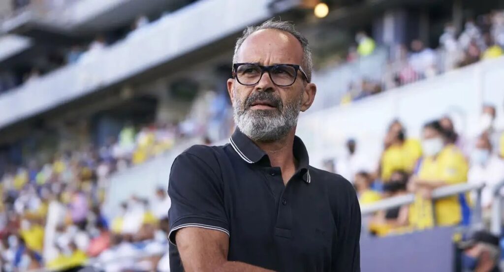 Álvaro Cervera, entrenador de fútbol 