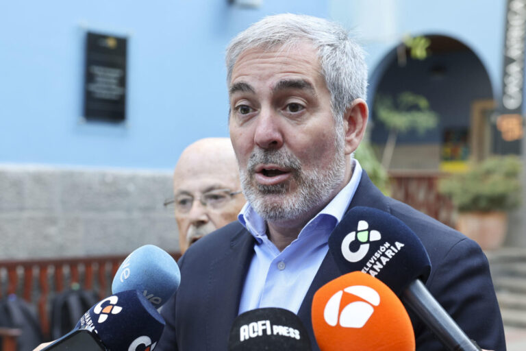 Clavijo sobre el naufragio de la neumática al este de Lanzarote: “Ocurre lo que advertíamos”