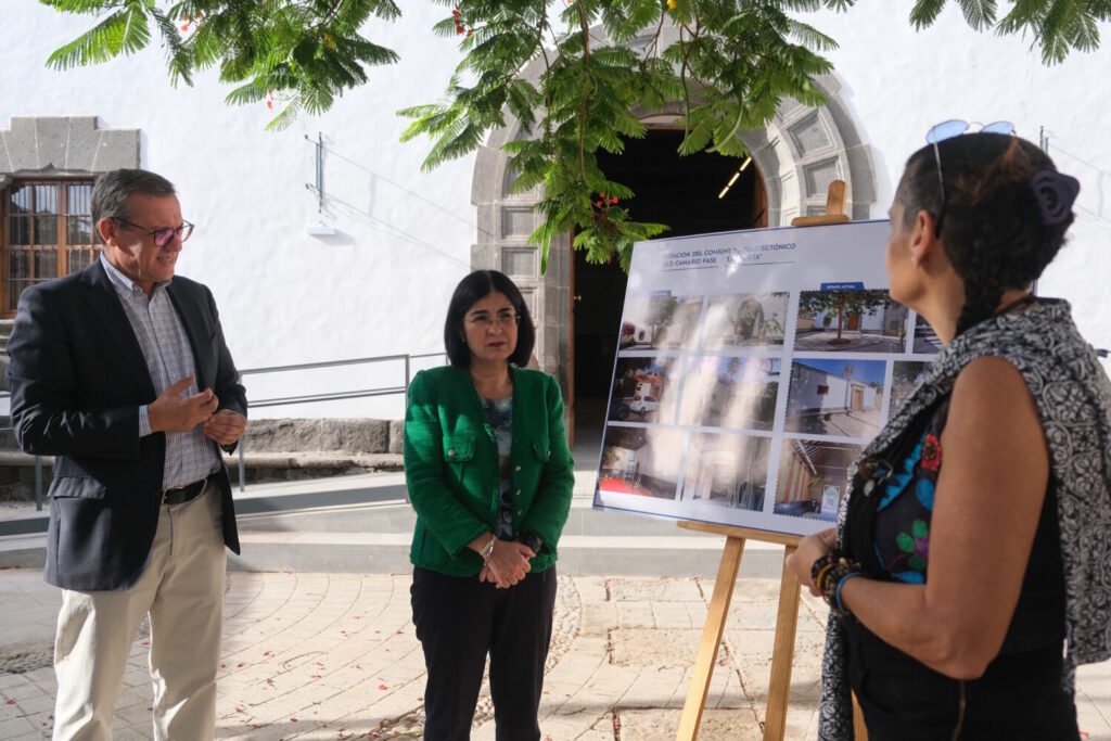 Finaliza la rehabilitación de la ermita de Santa Catalina en el Pueblo Canario. Carolina Darias visitando la finalización de las obras de rehabilitación de la ermita de Santa Catalina/ Ayuntamiento de Las Palmas de Gran Canaria.