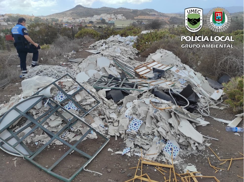 Identifican al autor del mayor macrovertido de escombros en Gran Canaria. Foto de uno de los vertidos de residuos de Las Palmas de Gran Canaria/ Policía Local.