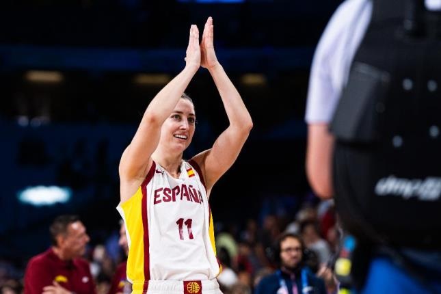 Leonor Rodríguez con la selección de baloncesto. Imagen FEB