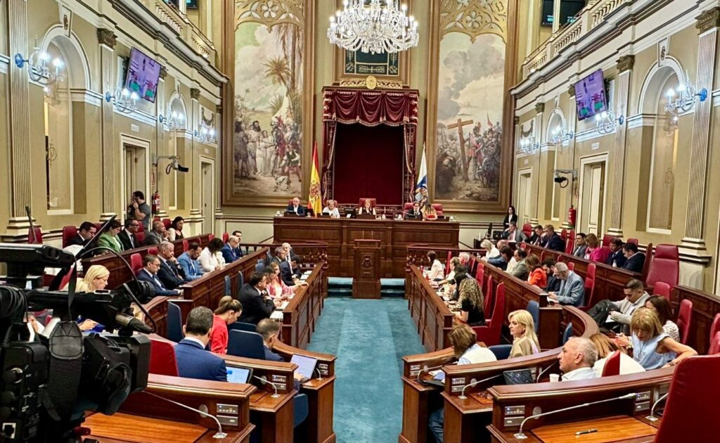 Pleno Parlamento Canarias