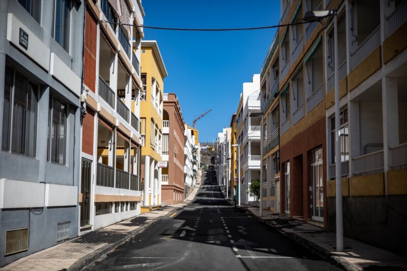 Correos ha decidido habilitar un punto de entrega de forma provisional en las instalaciones del Colegio de Puerto Naos