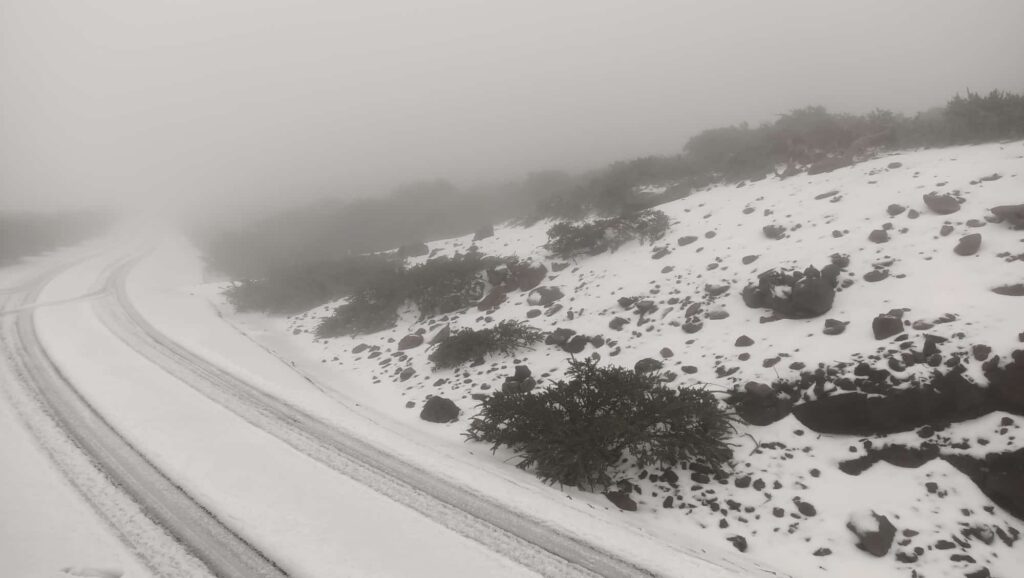 Nieve y tormentas durante la noche del domingo en Canarias