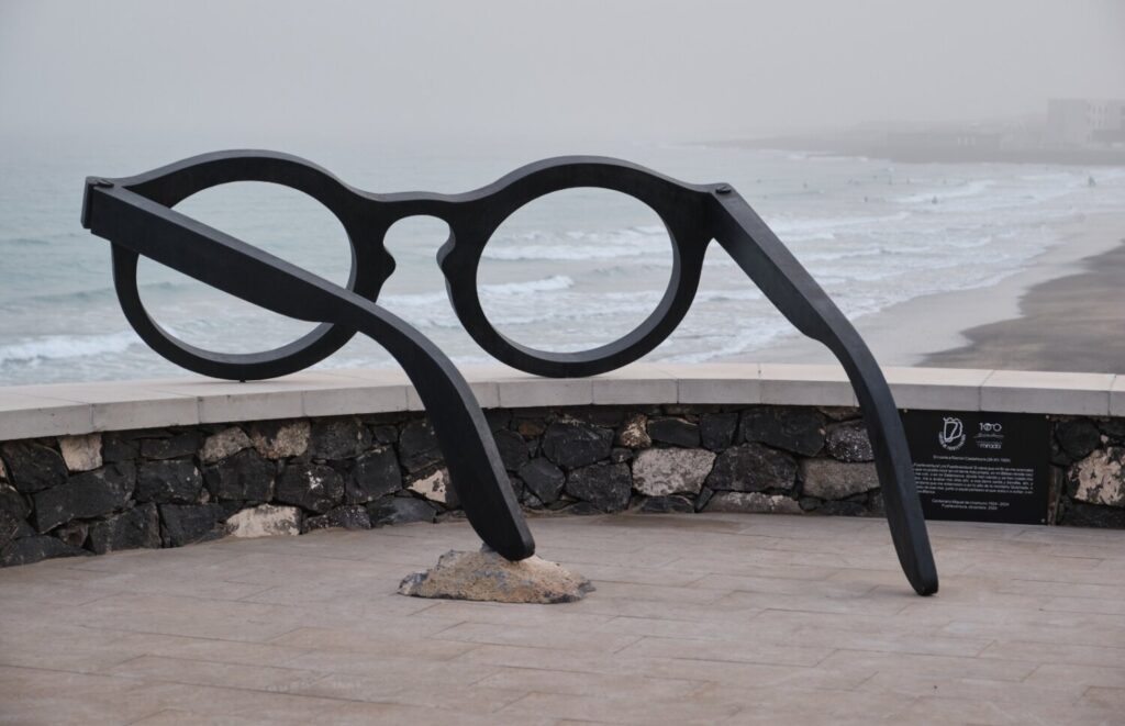 ‘Fuerteventura a través de su mirada’, un homenaje a Unamuno. Escultura que conmemora el centenario de la llegada de Miguel de Unamuno a Fuerteventura/ Cabildo de Fuerteventura.