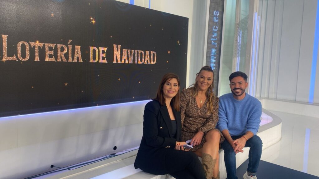 El programa especial de Buenos Días Canarias con todos los detalles de la Lotería de Navidad estará conducido por Marta Modino (i), Fátima Febles (c) y Tomás Galván (d). También se contará con la participación de Alexis Hernández, como cada año, siendo la voz de la Lotería de Navidad. Televisión Canaria y La Radio Canaria harán una retransmisión conjunta. / RTVC