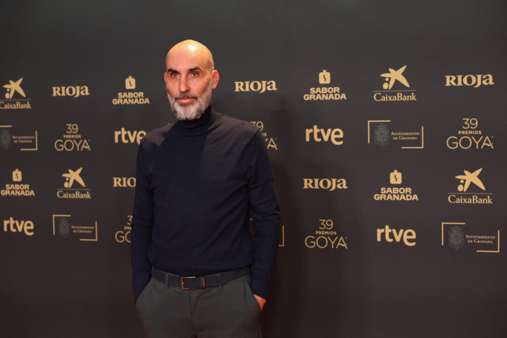 Premios Goya 2025, un año cargado de historia. El nominado a Mejor Película de Animación por 'Mariposas Negras' David Baute a su llegada este lunes, al photocall del encuentro de nominados de los 39 edición Premios Goya en Madrid. EFE/ Kiko Huesca