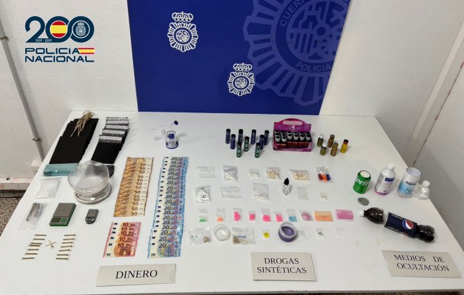 Desmantelan un punto de venta de drogas en Santa Cruz de Tenerife. Droga incautada en un punto de venta de droga en Los Gladiolos, Santa Cruz de Tenerife/ Policía Nacional.