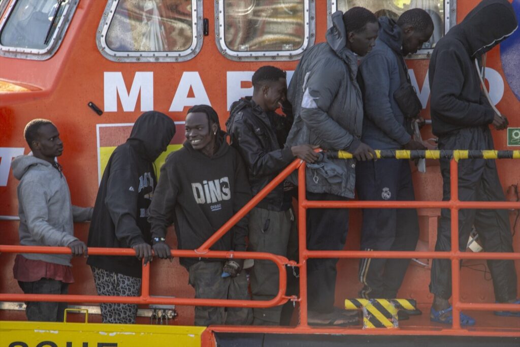 Migrantes rescatados en aguas de Canarias