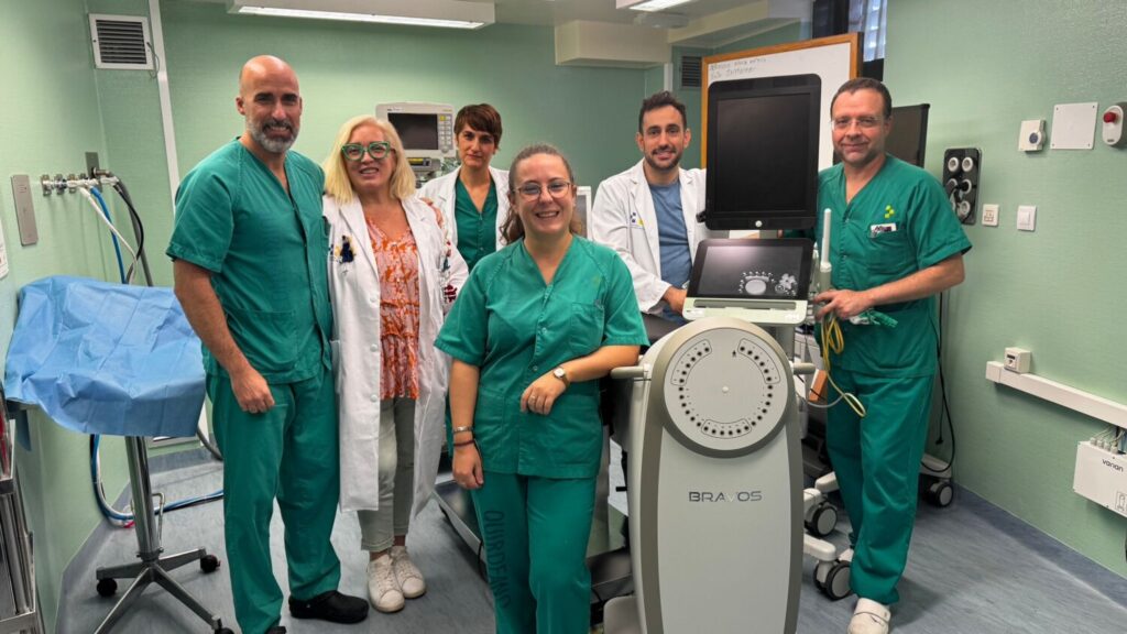 El Negrín trata a más de 800 pacientes con cáncer de próstata con braquiterapia-HDR. Imagen de los profesionales de Oncología Radioterápica del Hospital Dr. Negrín/ Hospital Doctor Negrín.