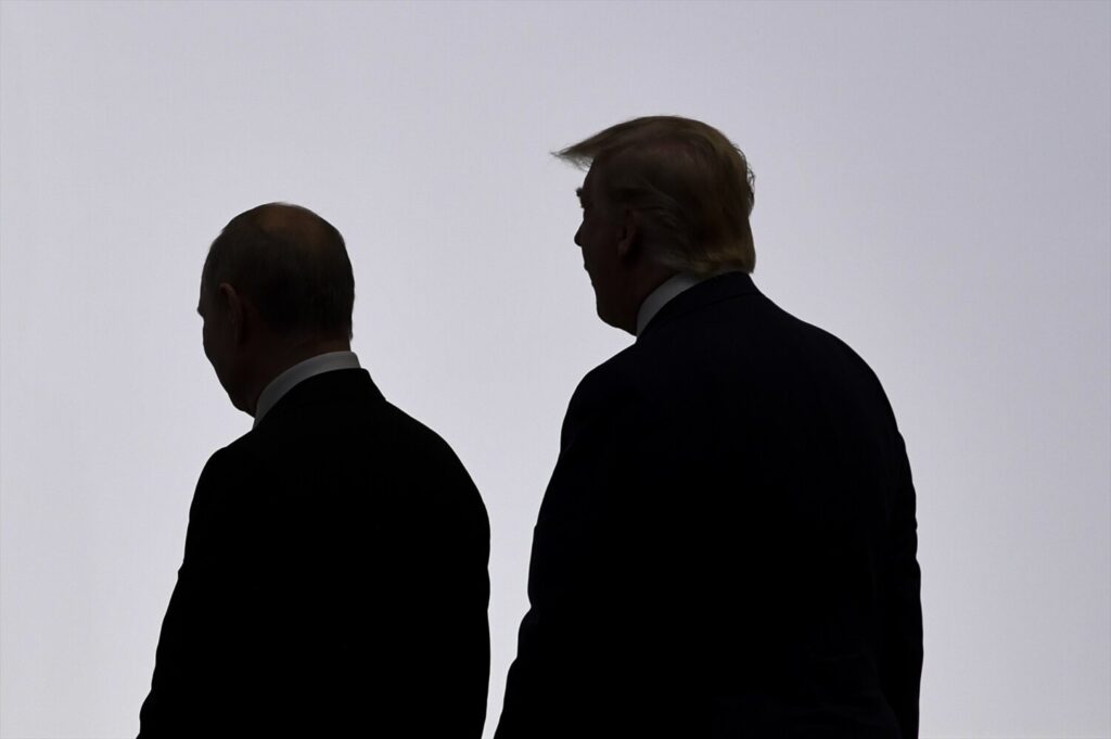  Imagen de archivo del presidente de Rusia, Vladimir Putin, y de su homólogo estadounidense, Donald Trump - Lukas Coch/AAP/dpa - Archivo