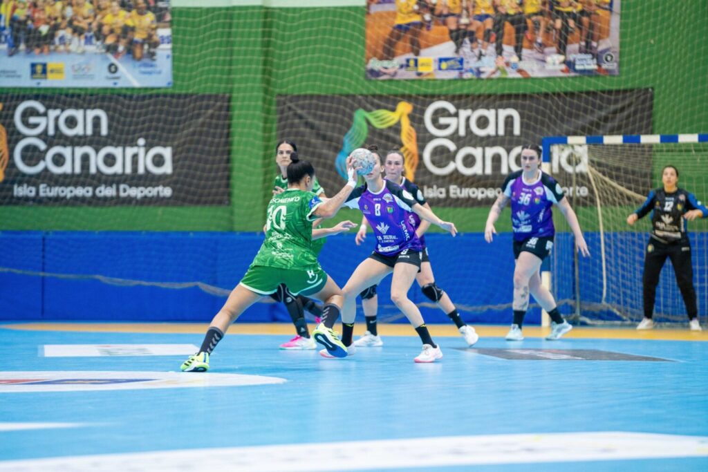 26-22| El Rocasa Gran Canaria firma su pase a cuartos de final de la Copa SM La Reina. El Rocasa Gran Canaria contra el Caja Rural Aula Valladolid/ Rocasa Gran Canaria