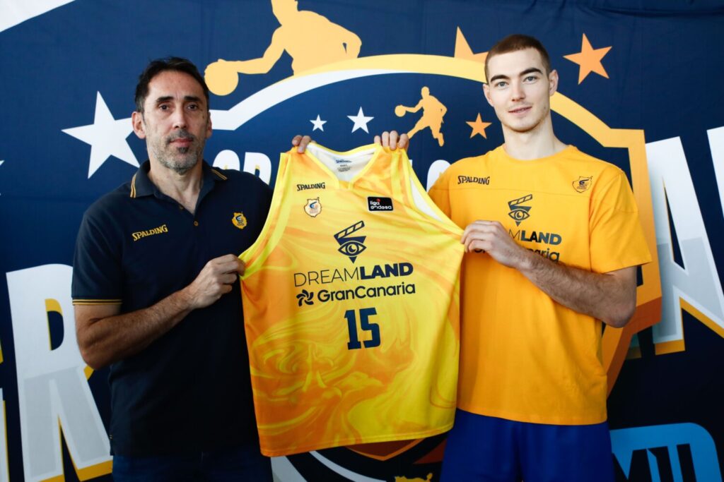 Samar durante su presentación como jugador del Dreamland Gran Canaria 