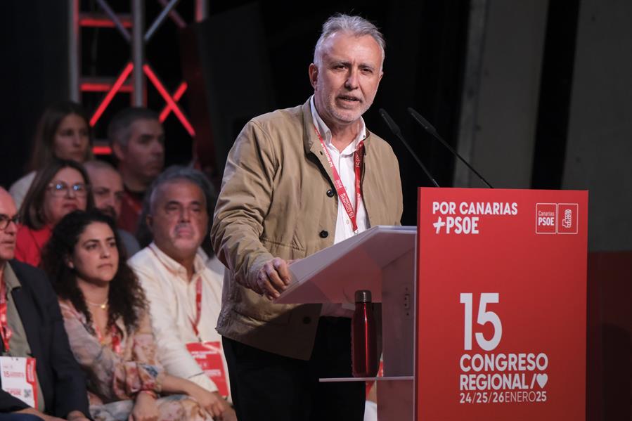 Torres critica al PP. El ministro y secretario general de los socialistas canarios, Ángel Víctor Torres, en el Congreso Regional del PSOE. Imagen EFE