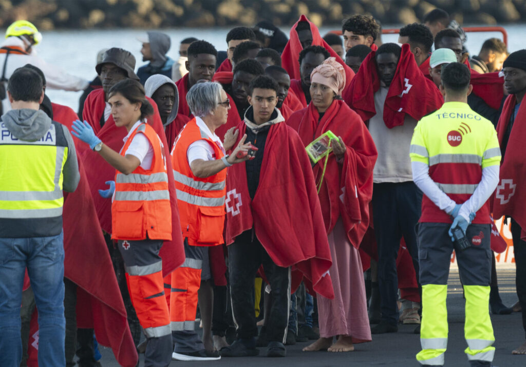 El Gobierno iniciará el reparto de los menores migrantes en la primera quincena de abril