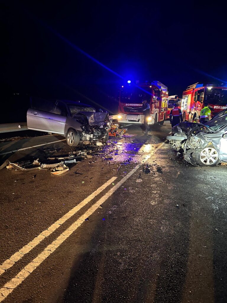 Choque frontal entre los dos vehículos en Lanzarote / Emergencias Lanzarote 