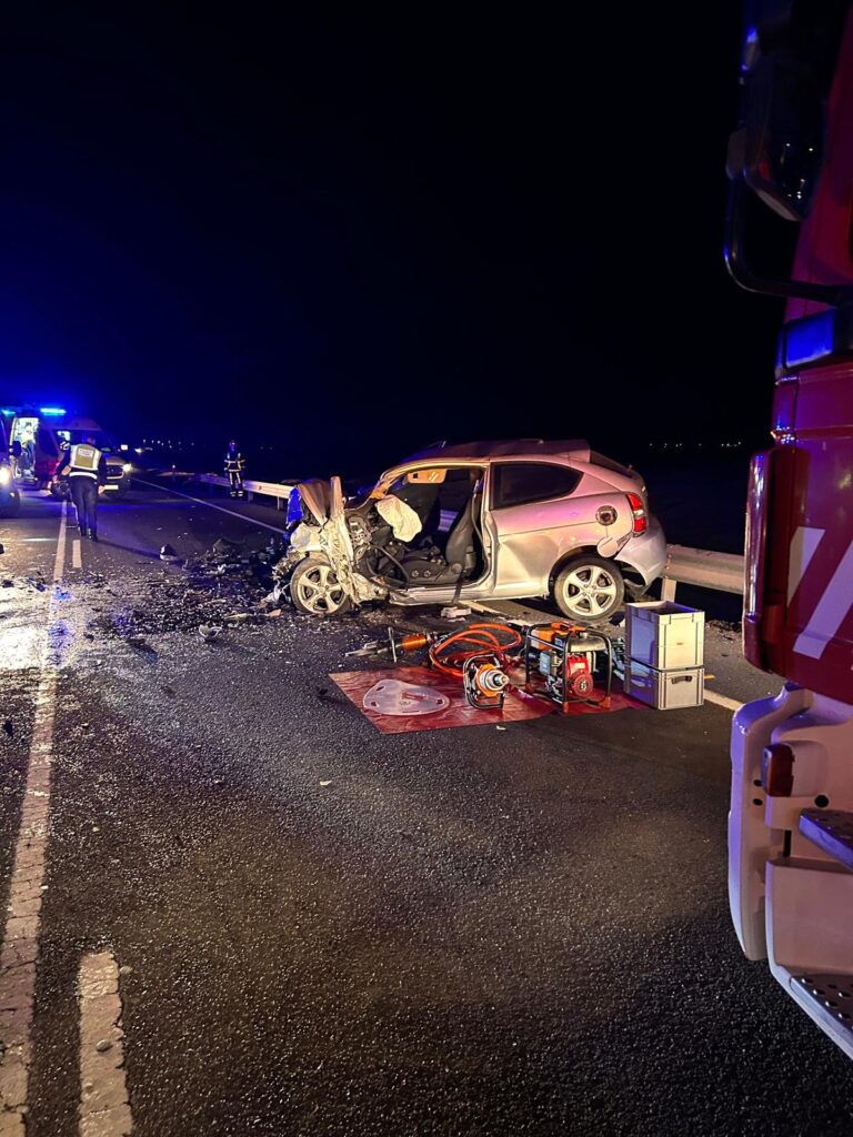 En los vehículos tuvo que realizarse maniobras de excarcelación de las dos conductoras / Emergencias Lanzarote