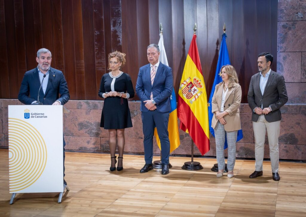 El presidente de Canarias, Fernando Clavijo durante su intervención tras la firma del convenio/Gobierno de Canarias