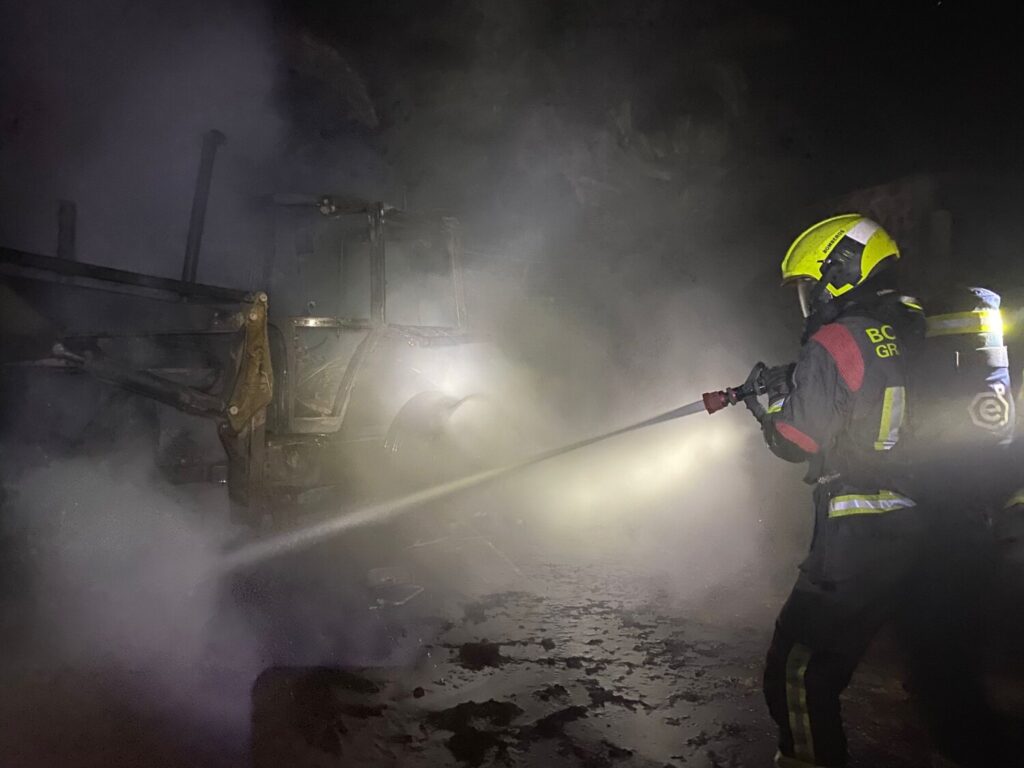 Incendio en una explotación ganadera de Ingenio