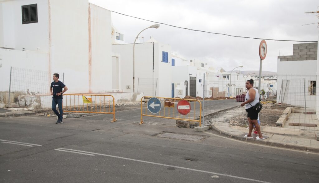 Las obras que ya están en ejecución permitirán una modernización integral de las aceras, en las que se eliminará las barreras y las convertirá en accesibles