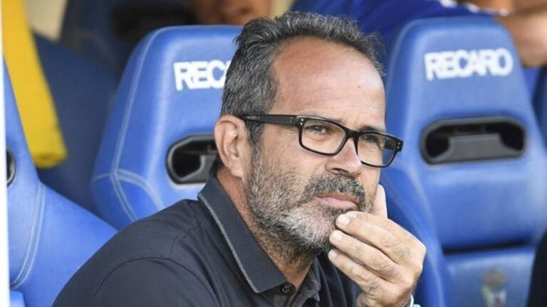 Cervera: «Hay años que se tuercen, pero el Tenerife no puede abandonar, va a quedar vivo»