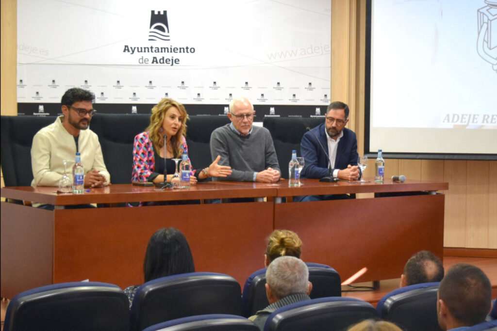 16 personas en riesgo de exclusión social se forman en la construcción. Clausura del programa “Adeje Recuperación 2024”/ Ayuntamiento de Adeje.