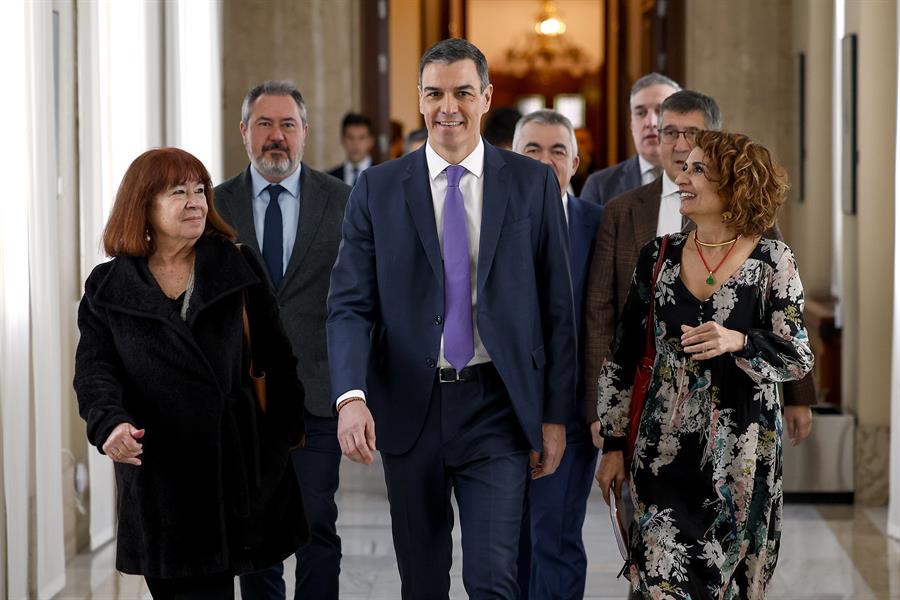 Pedro Sánchez en la reunión interparlamentaria ante el nuevo periodo de sesiones. Imagen EFE