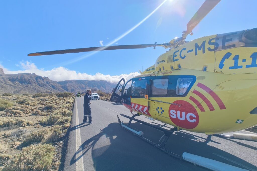 Evacuado un ciclista de Las Cañadas del Teide tras una colisión con un vehículo