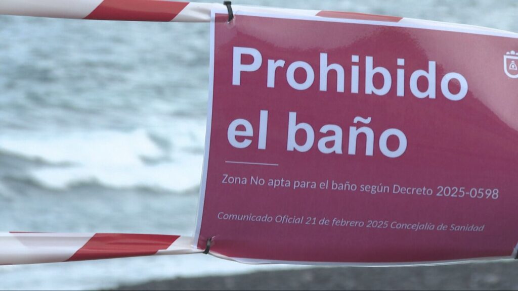 Candelaria prohíbe el baño en dos playas por contaminación con la bacteria E-coli. Permanecerán cerradas hasta nuevo aviso