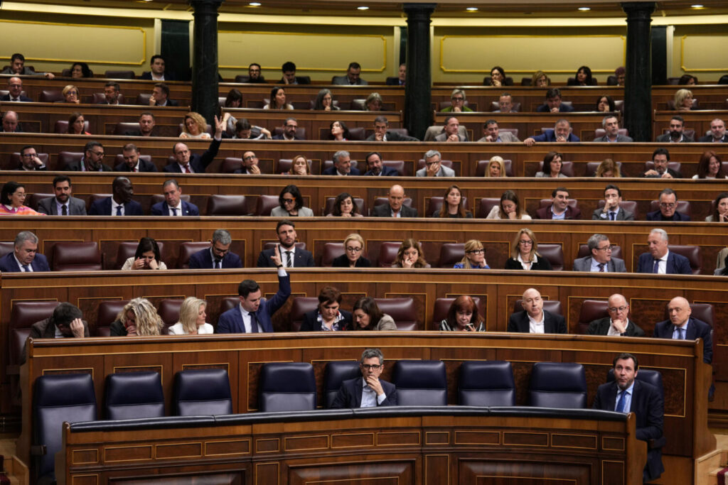 Todos los grupos del Congreso, salvo Vox, se han mostrado a favor de la moción de Cristina Valido (Coalición Canaria) por la que insta al Gobierno a acordar con el de Canarias la financiación extraordinaria que supone la atención sanitaria a las personas migrantes que llegan a las costas del archipiélago.