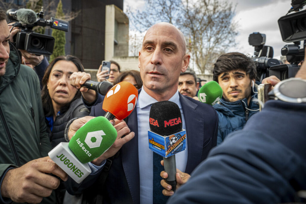 Rubiales asegura que Hermoso le dio su consentimiento en el beso