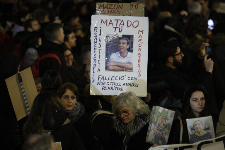 Cuarta manifestación en València contra Mazón por la dana