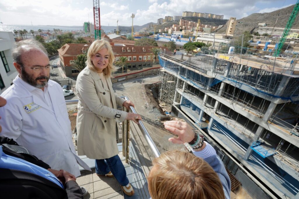 Monzón visita la obra de la torre pediátrica del Hospital Universitario Materno Infantil de Canarias