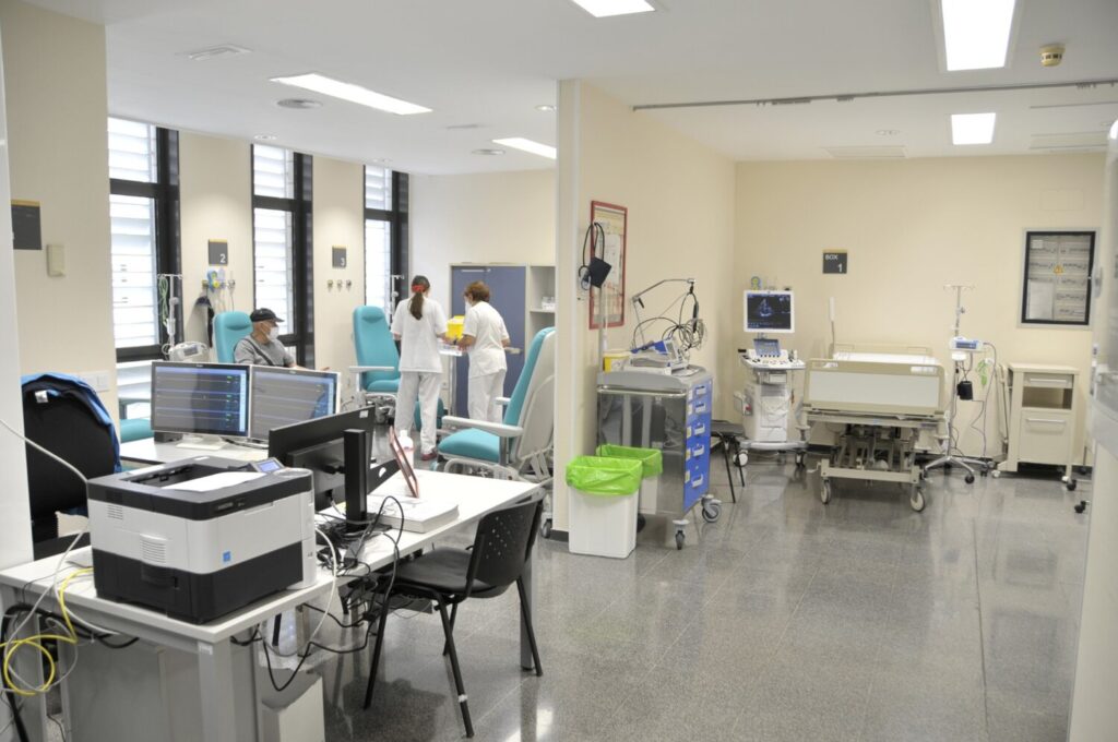 El Hospital de Día de Cardiología del Hospital Doctor Negrín administra casi 8.000 tratamientos en 2024