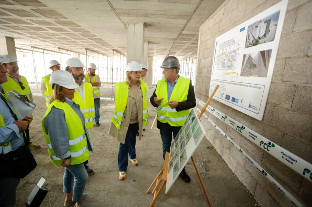 Monzón visita la obra de la torre pediátrica del Hospital Universitario Materno Infantil de Canarias