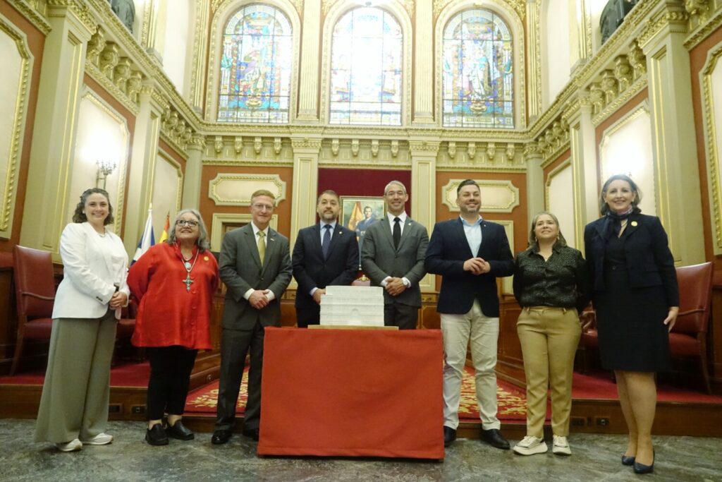 Santa Cruz de Tenerife fortalece su hermandad con San Antonio de Texas. Visita oficial delegación de San Antonio de Texas a Santa Cruz de Tenerife/ Ayuntamiento de Santa Cruz de Tenerife.